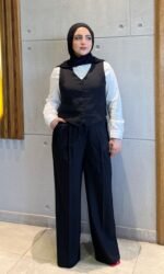 Wide-Leg T.R Linen Trousers with Front Ties - Image 5