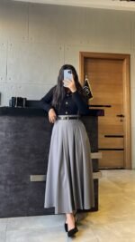⁦تنورة بليسيه أنيقة بكسرات واسعة⁩ - الصورة ⁦3⁩