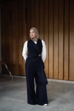 Elegant Waist-Accessory Suit - Image 2