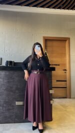 ⁦تنورة بليسيه أنيقة بكسرات واسعة⁩ - الصورة ⁦7⁩